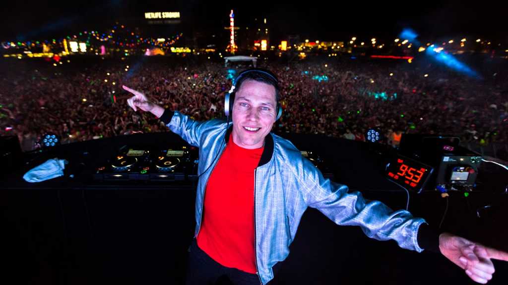 Listen to Tiesto's memorable 6 hr set for the 500th episode of