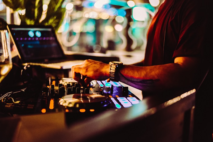 How to Become a DJ: Requirements to Become a DJ