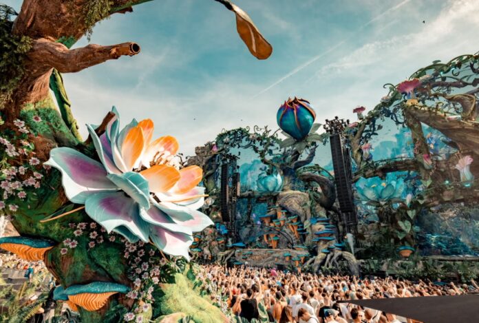 Tomorrowland LIFE